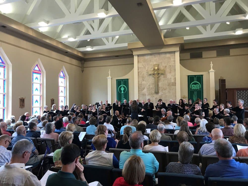 Summer Singers of Lee’s Summit with orchestra in concert