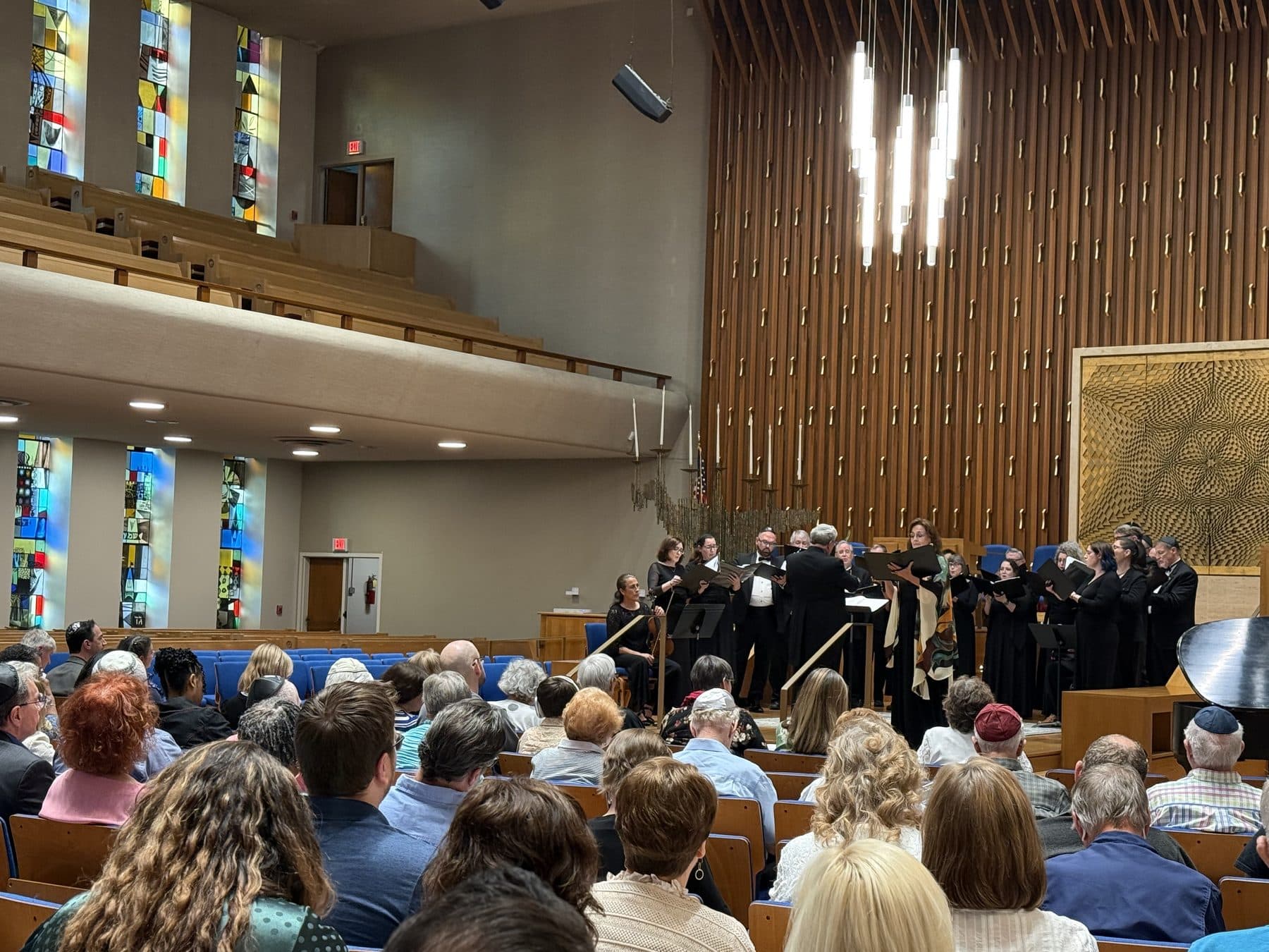 Zimria Festivale Atlanta singing in a synagogue